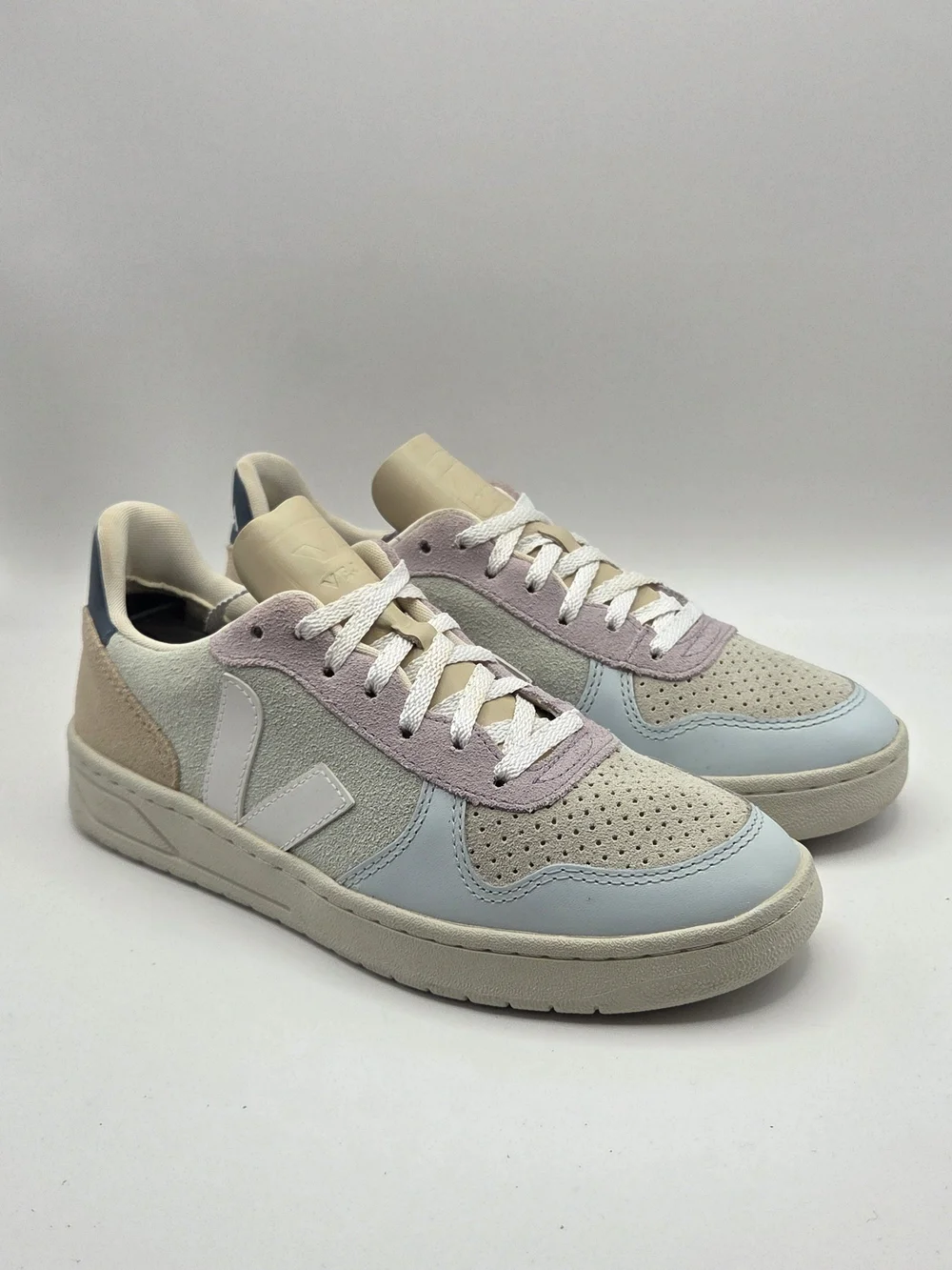 Veja V-10 Suede Jade White Multico Size 6 Women